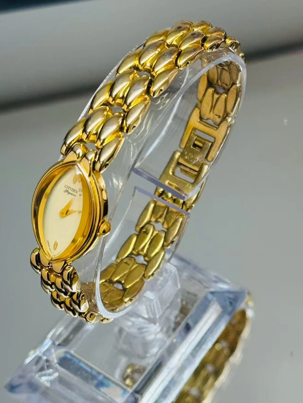 Vintage Citizen Elegance Women’s Gold Tone Quartz Watch 15mm New Battery Runs